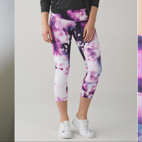 lululemon athletica Pants - 🦄Lululemon Wunder Under Crop🦄